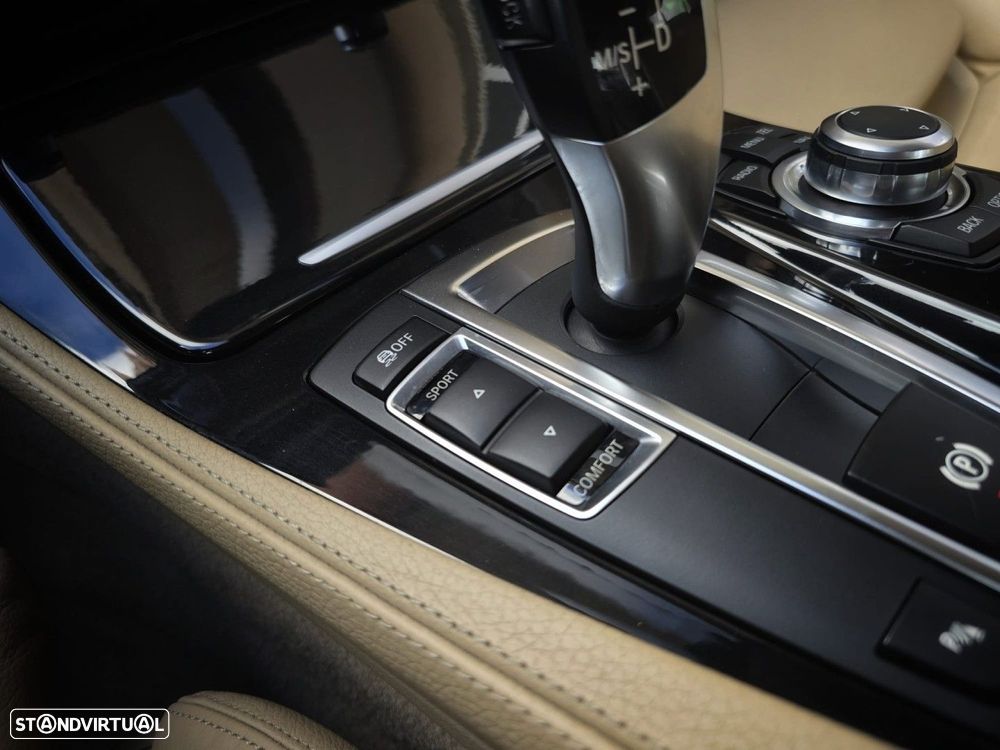 BMW 520 d Line Luxury Auto - 25