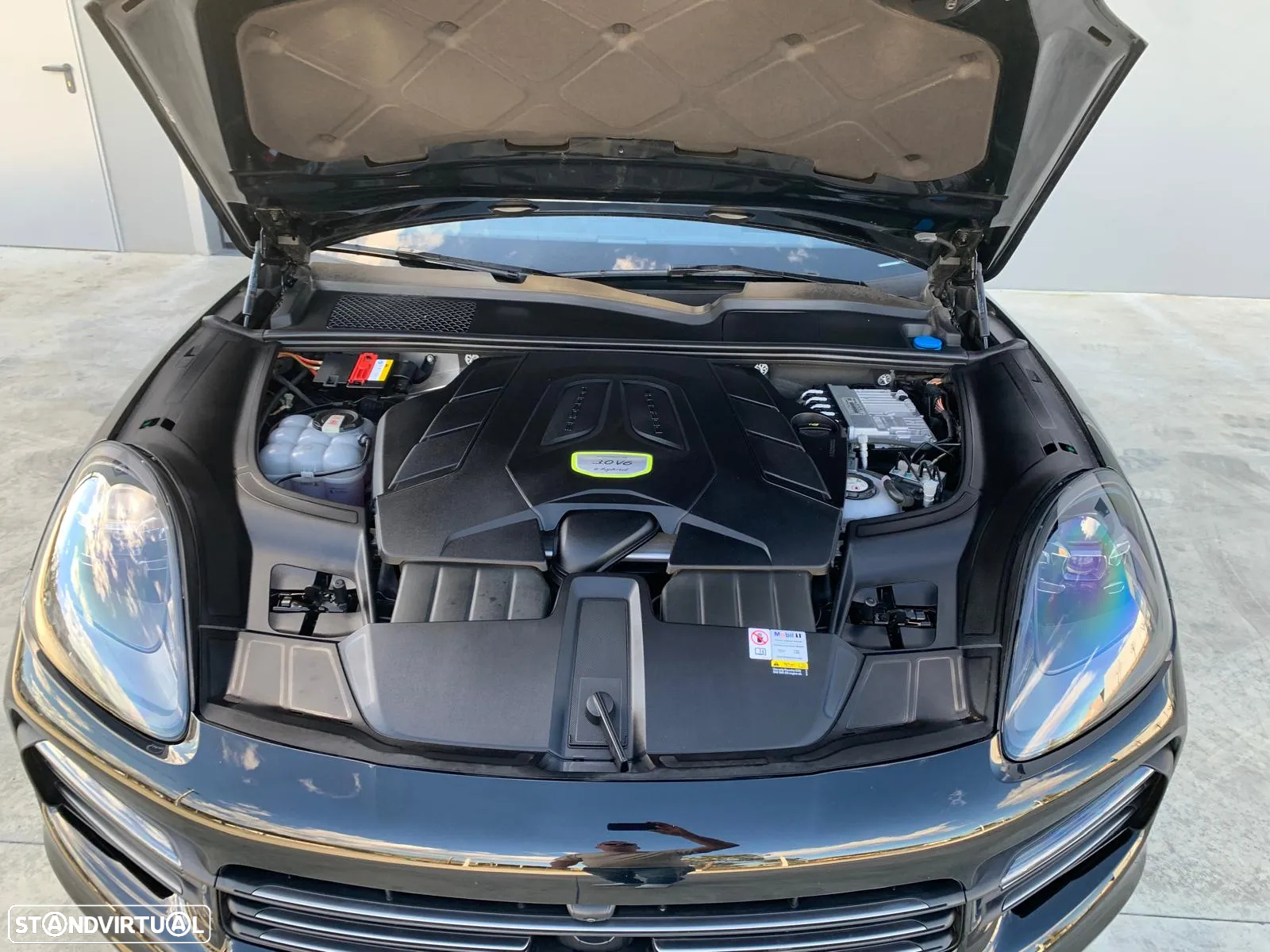 Porsche Cayenne Coupé E-Hybrid Platinum Edition - 17