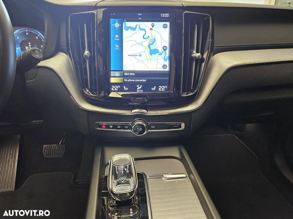 Volvo XC 60 B4 MHEV AT8 AWD Inscription - 28