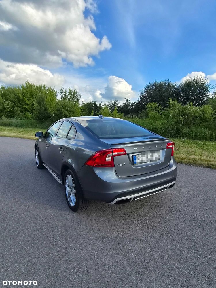 Volvo S60 Cross Country - 7