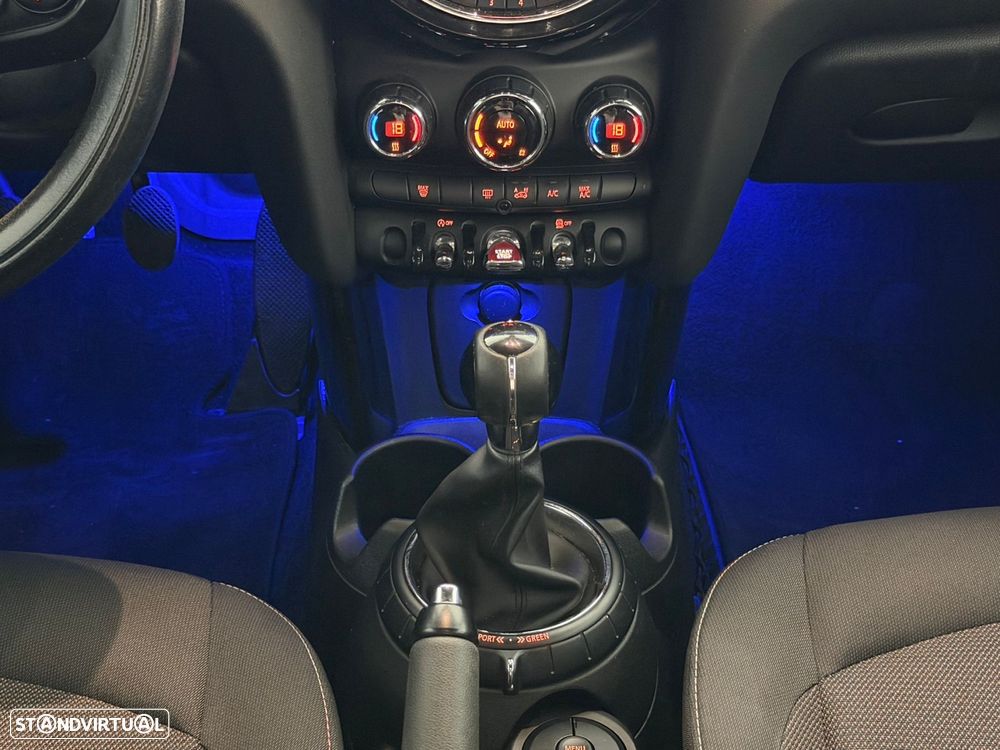 MINI 5 Portas One D - 23