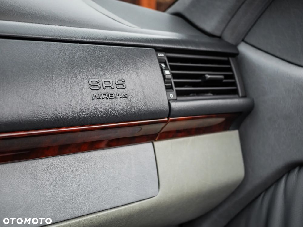 Mercedes-Benz Klasa E - 33