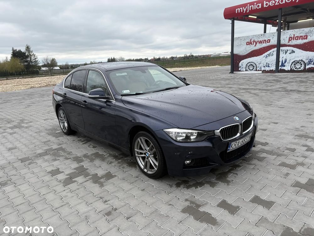 BMW Seria 3 330i - 23