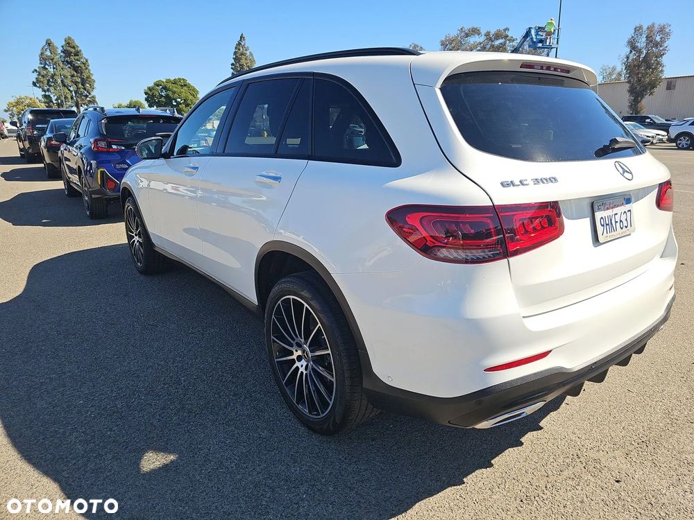 Mercedes-Benz GLC 300 4Matic 9G-TRONIC - 4