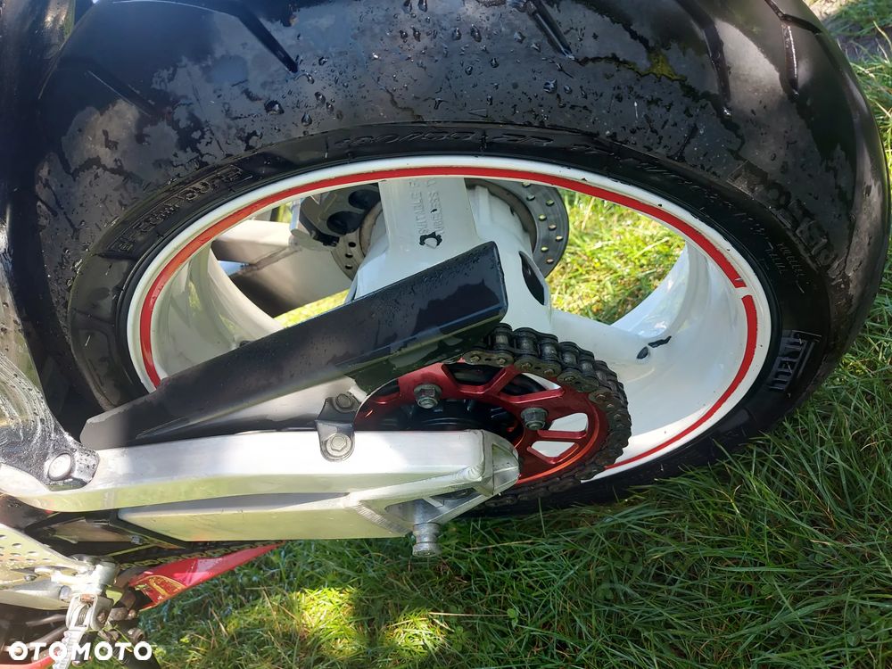 Yamaha R6 - 30