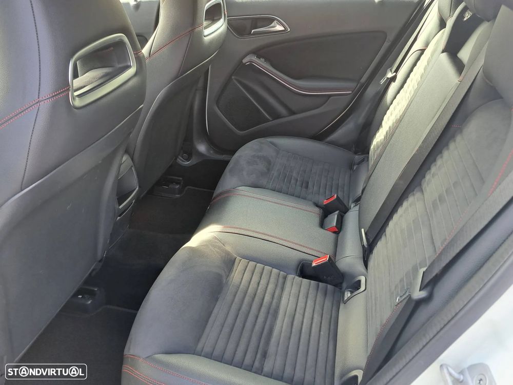 Mercedes-Benz A 180 d AMG Line - 9