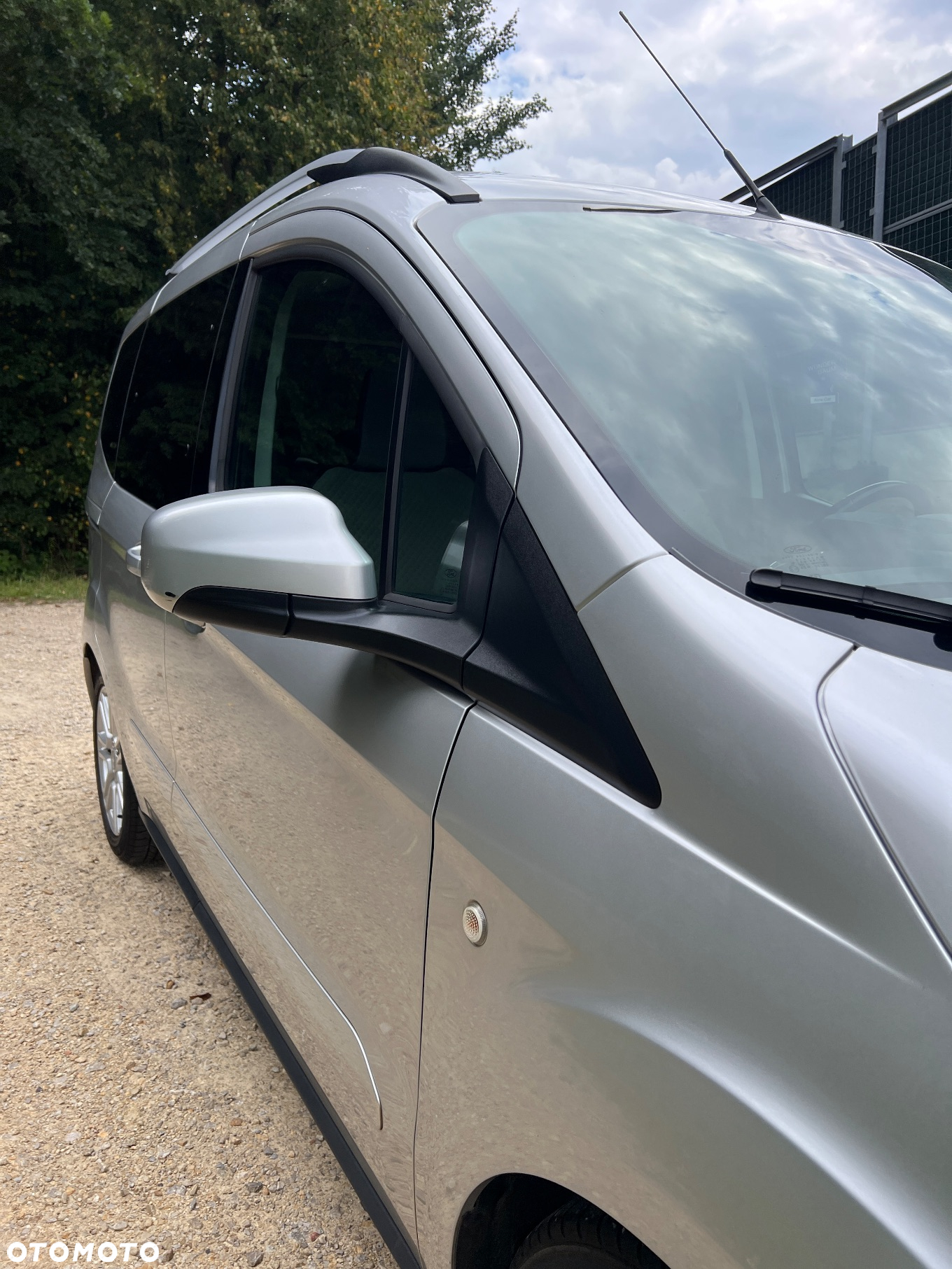 Ford Tourneo Courier 1.0 EcoBoost Trend - 17