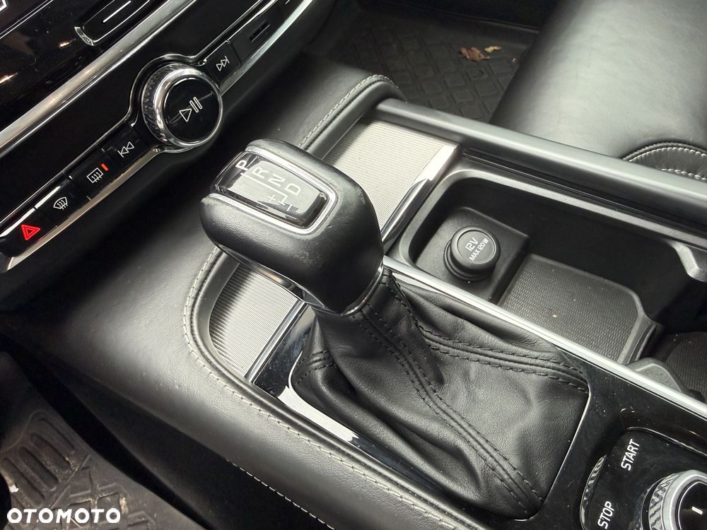Volvo S90 D4 Inscription - 18