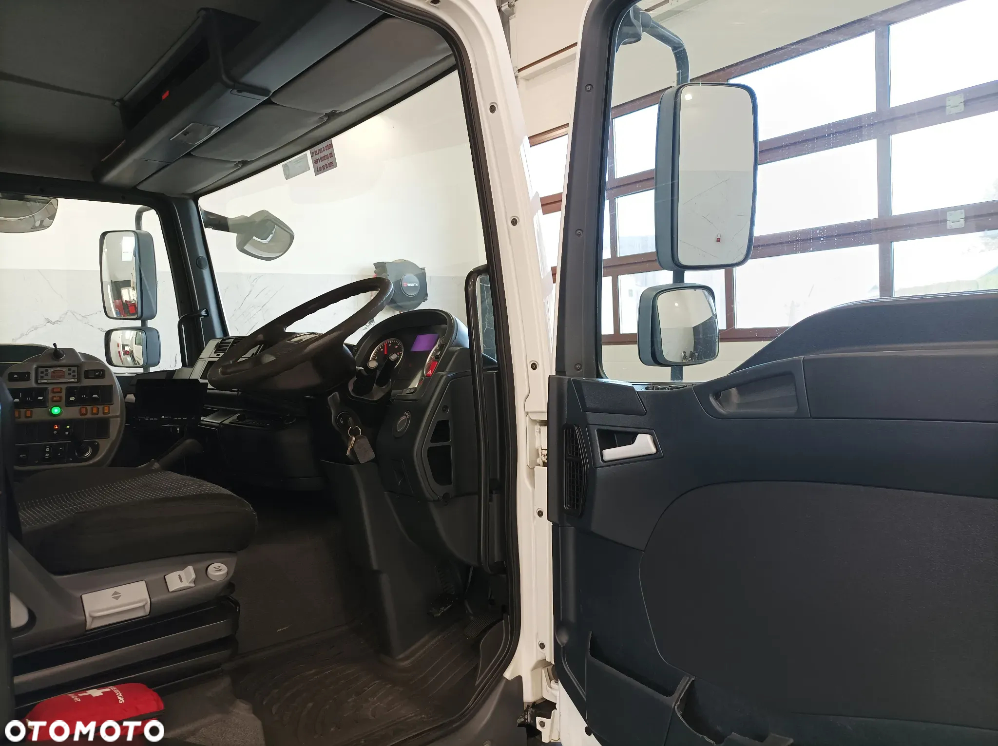 MAN TGL 12.220 Zamiatarka Johnston Semat 2012r Szczotki L/R - 13