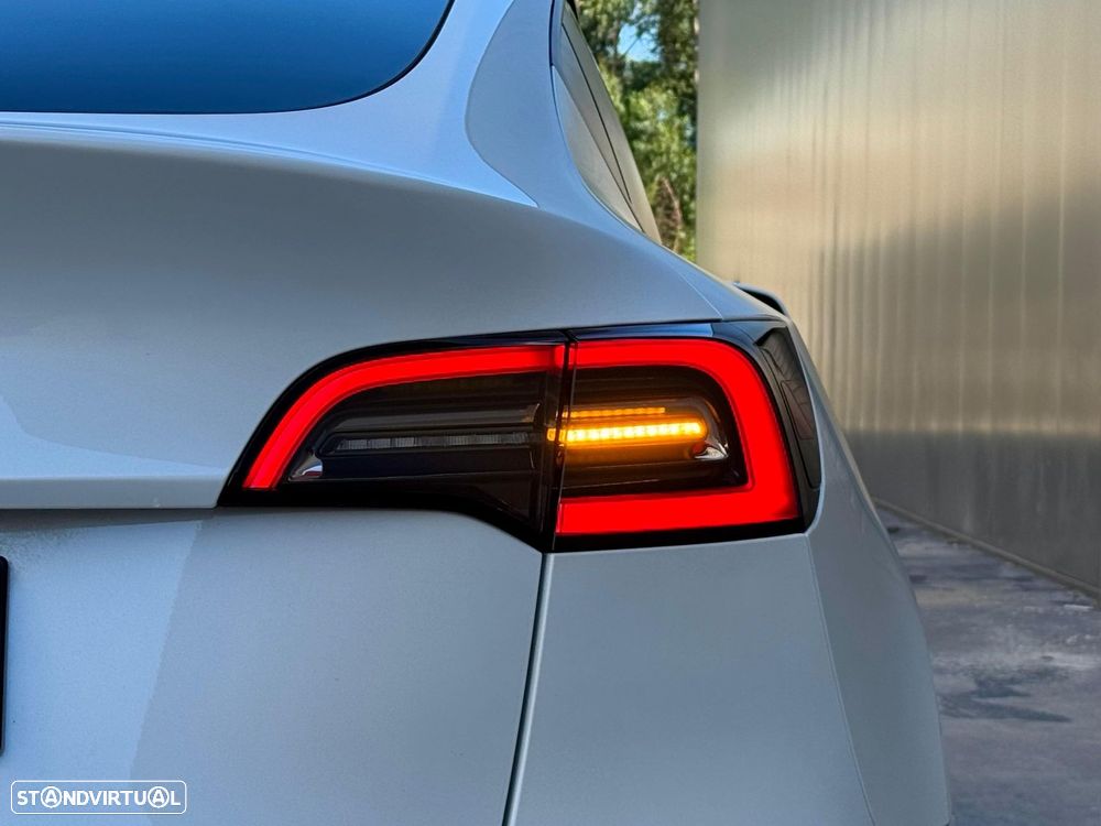 Tesla Model Y Standard - 14