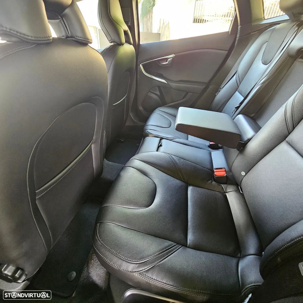 Volvo V40 1.6 D2 Kinetic Powershift Eco - 47