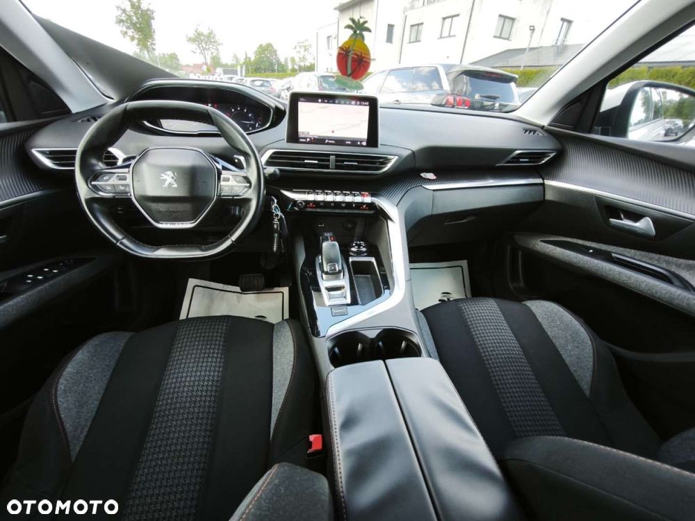 Peugeot 5008 - 8