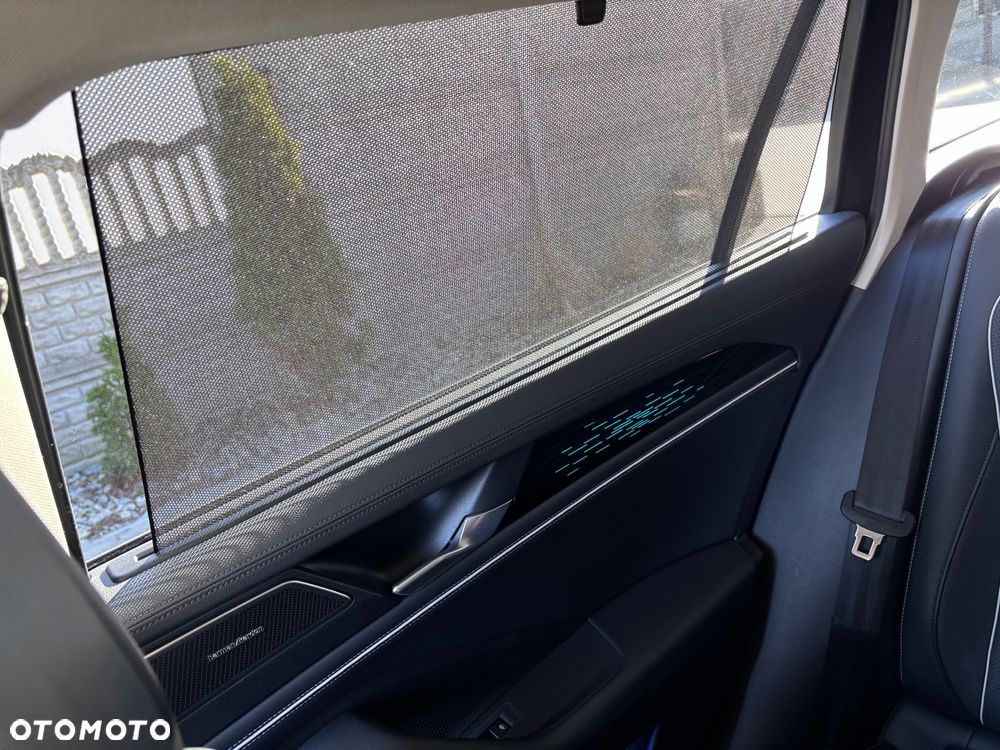 Volkswagen Passat Variant 2.0 TDI SCR 4Motion DSG Elegance - 28