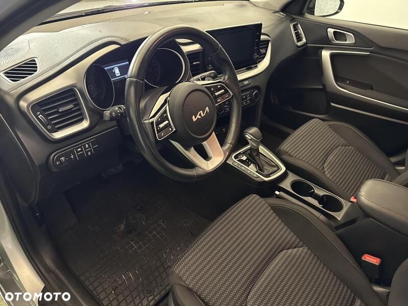 Kia Ceed - 10