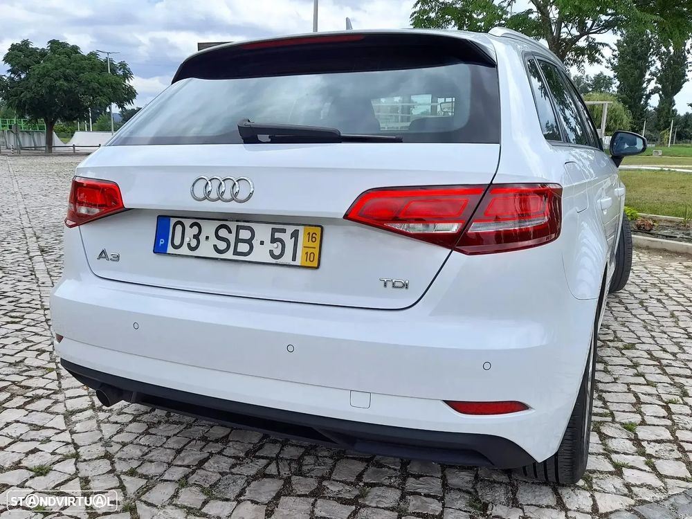 Audi A3 Sportback 1.6 TDI Attraction Ultra - 8