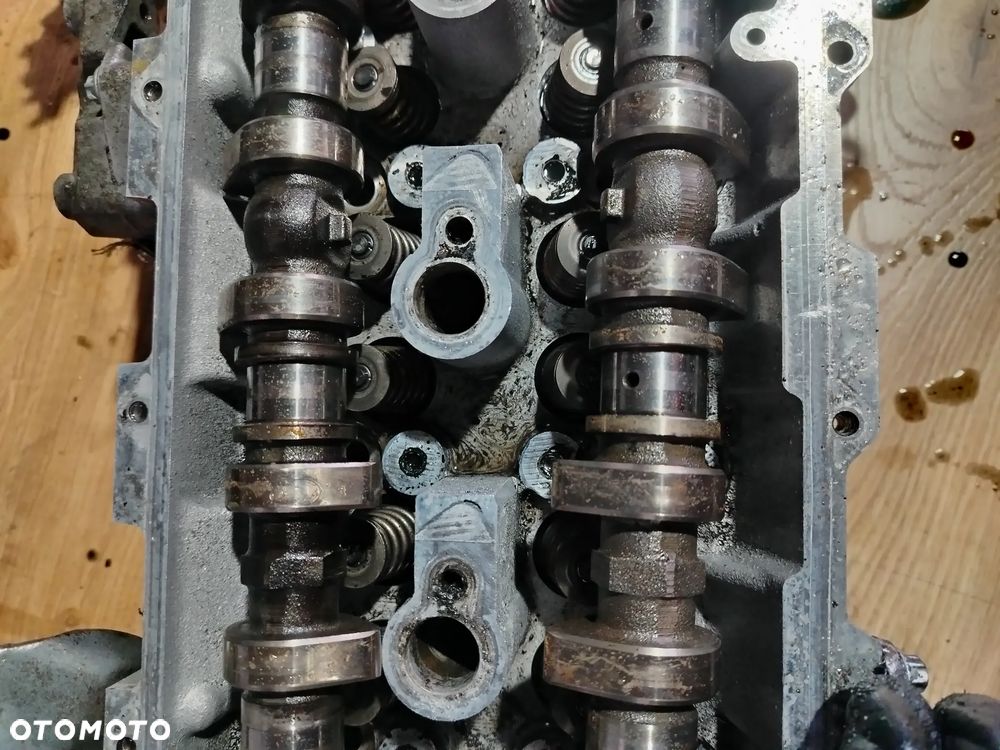 Głowica KOMPLETNA  wałki rozrządu A6110105220 MERCEDES W203 W210 W636 W903 2.2 CDI - 5