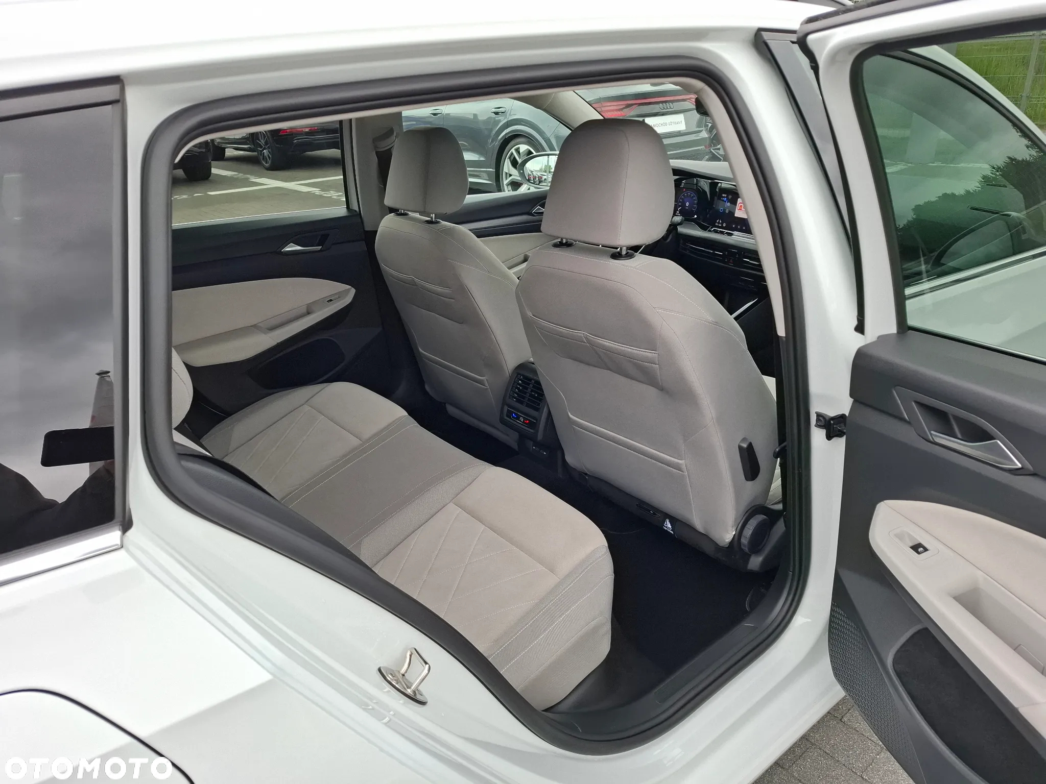 Volkswagen Golf VIII 1.5 TSI EVO Style - 8