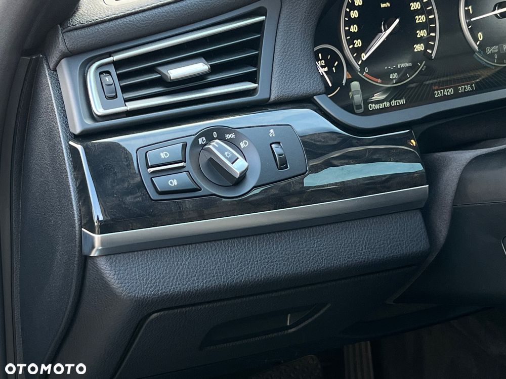 BMW Seria 7 740d xDrive Edition Exclusive - 28