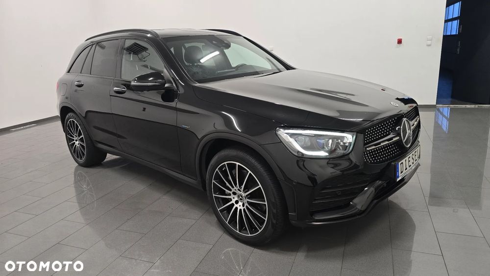 Mercedes-Benz GLC 300 de 4Matic 9G-TRONIC AMG Line Plus - 2