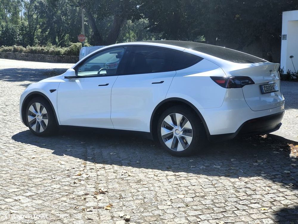 Tesla Model Y Standard - 10