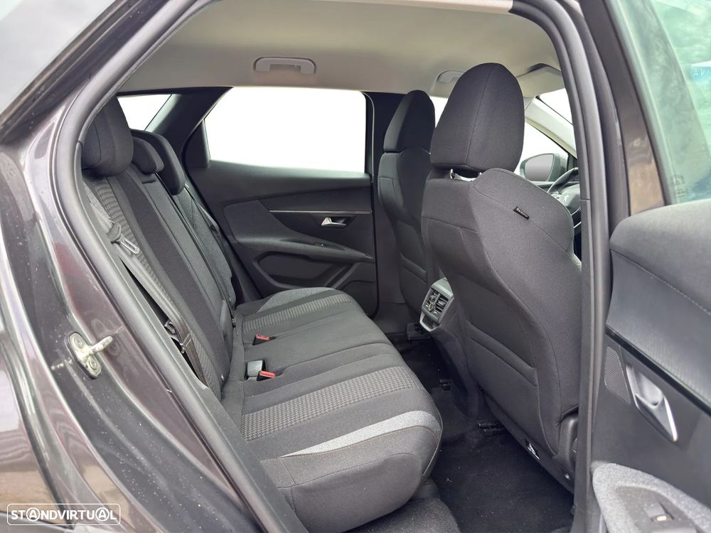 Peugeot 3008 PureTech 130 Stop & Start GPF EAT8 Active Business-Pack - 17