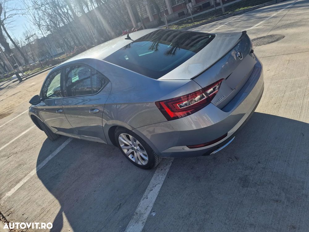 Skoda Superb 2.0 TDI DSG 4X4 Sportline - 3