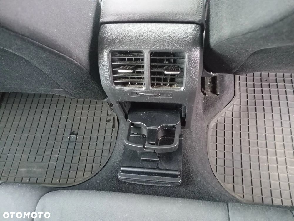 Volkswagen Golf - 21