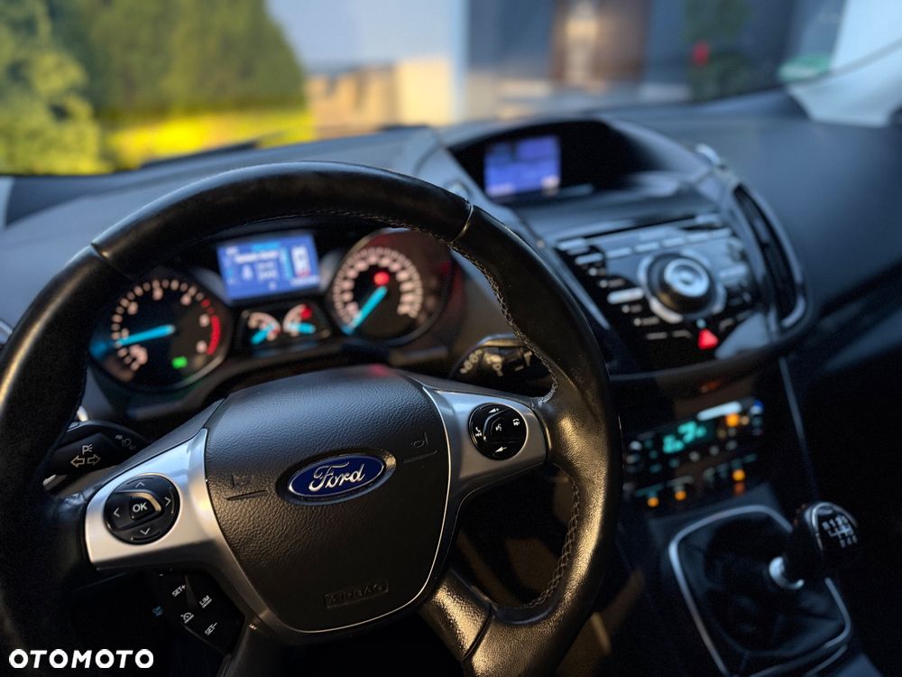 Ford Kuga 2.0 TDCi 4x4 Titanium - 39