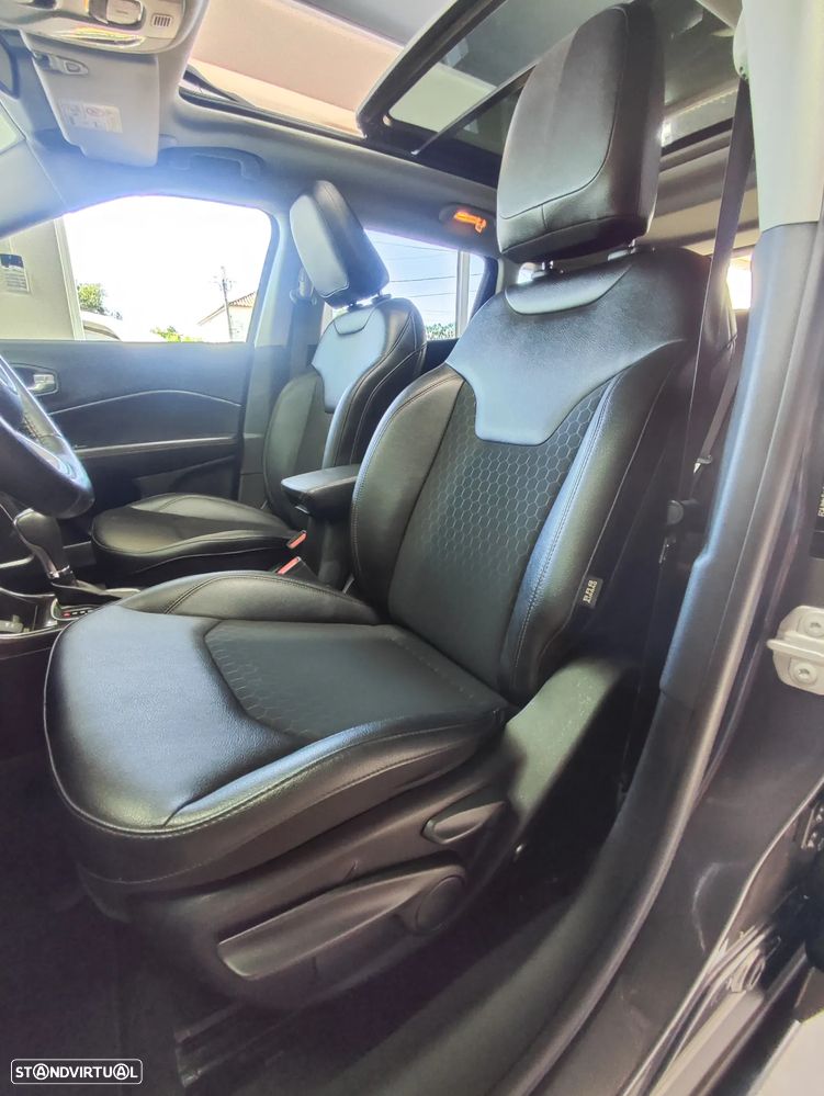 Jeep Compass 1.3 TG Limited - 28
