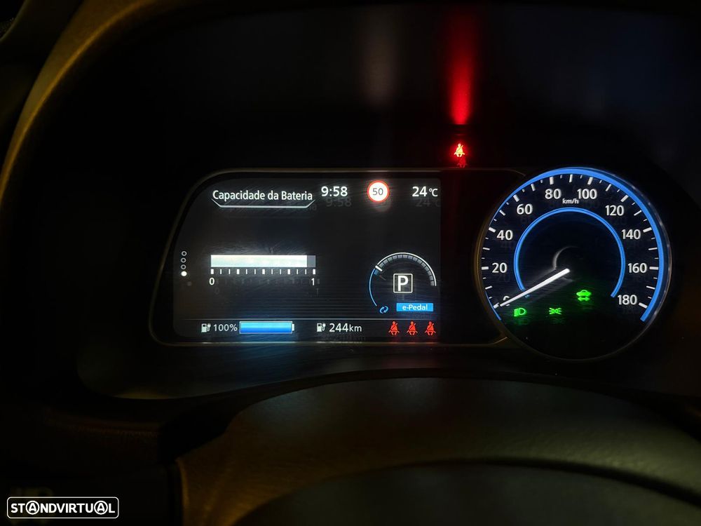 Nissan Leaf Tekna Two Tone - 6