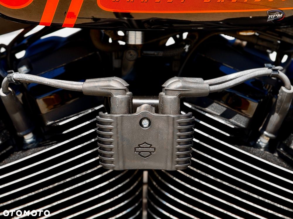 Harley-Davidson Softail Street Bob - 32