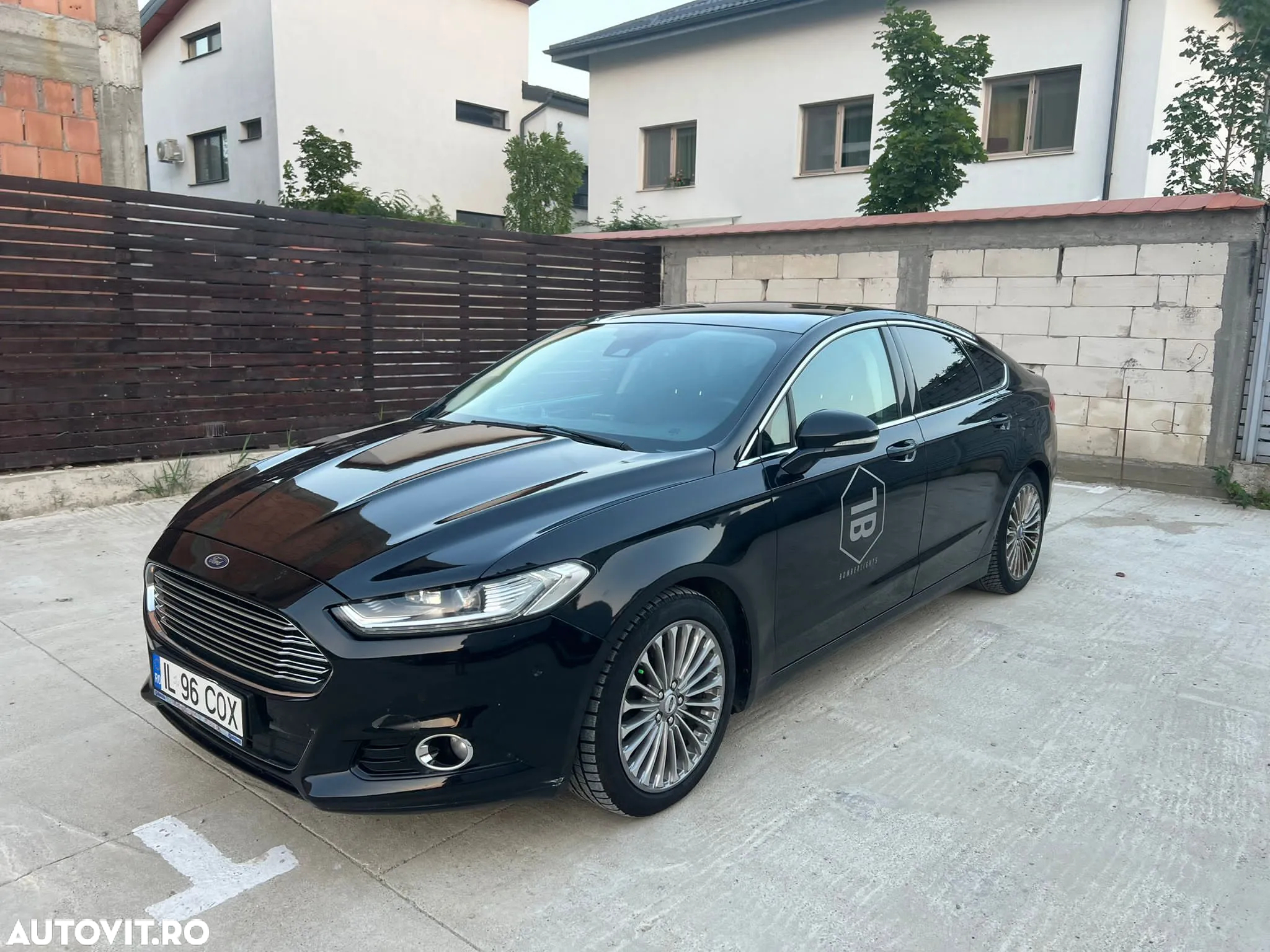 Ford Mondeo 2.0 EcoBoost Powershift Titanium - 37