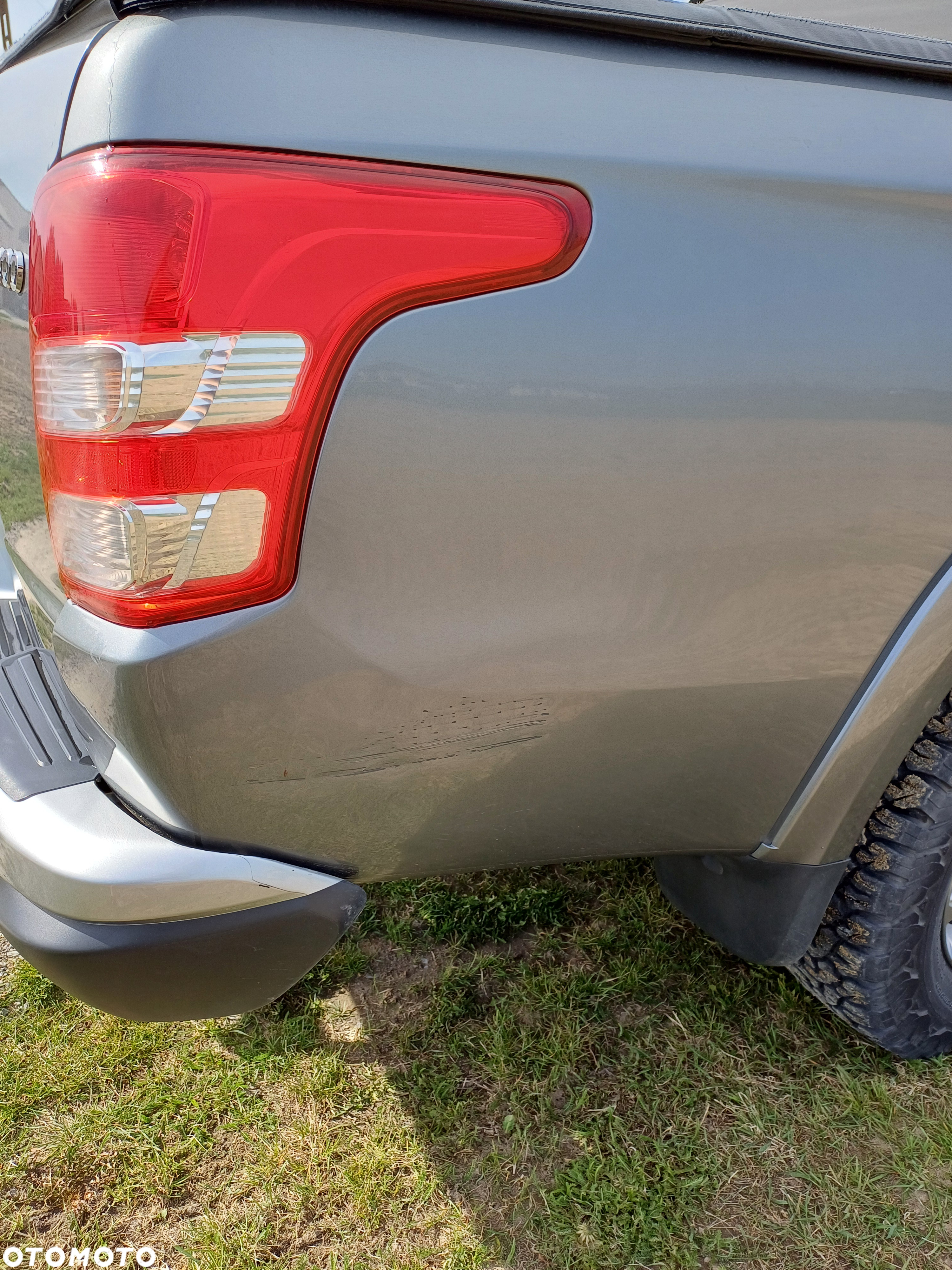 Mitsubishi L200 2.4 d DC Intense + - 4