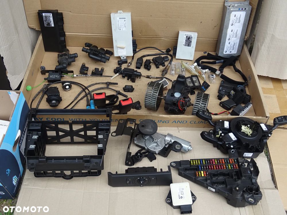 BMW E61 E60 PANEL ZAWÓR OGRZEWANIA PŁYNU NAGRZEWNICY WEBASTO - 1