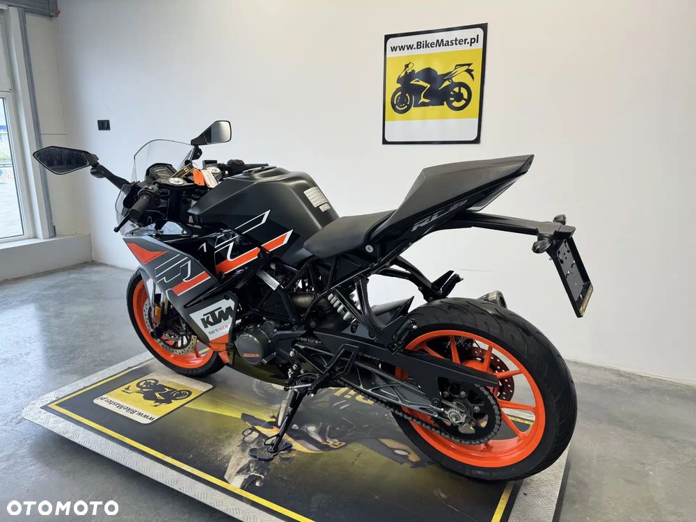 KTM RC 125 - 6
