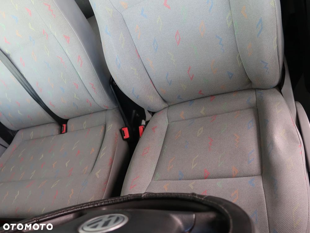 Volkswagen TRANSPORTER T5 2.5 TDI - 21
