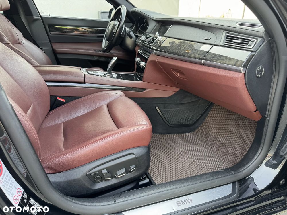BMW Seria 7 730d xDrive - 31