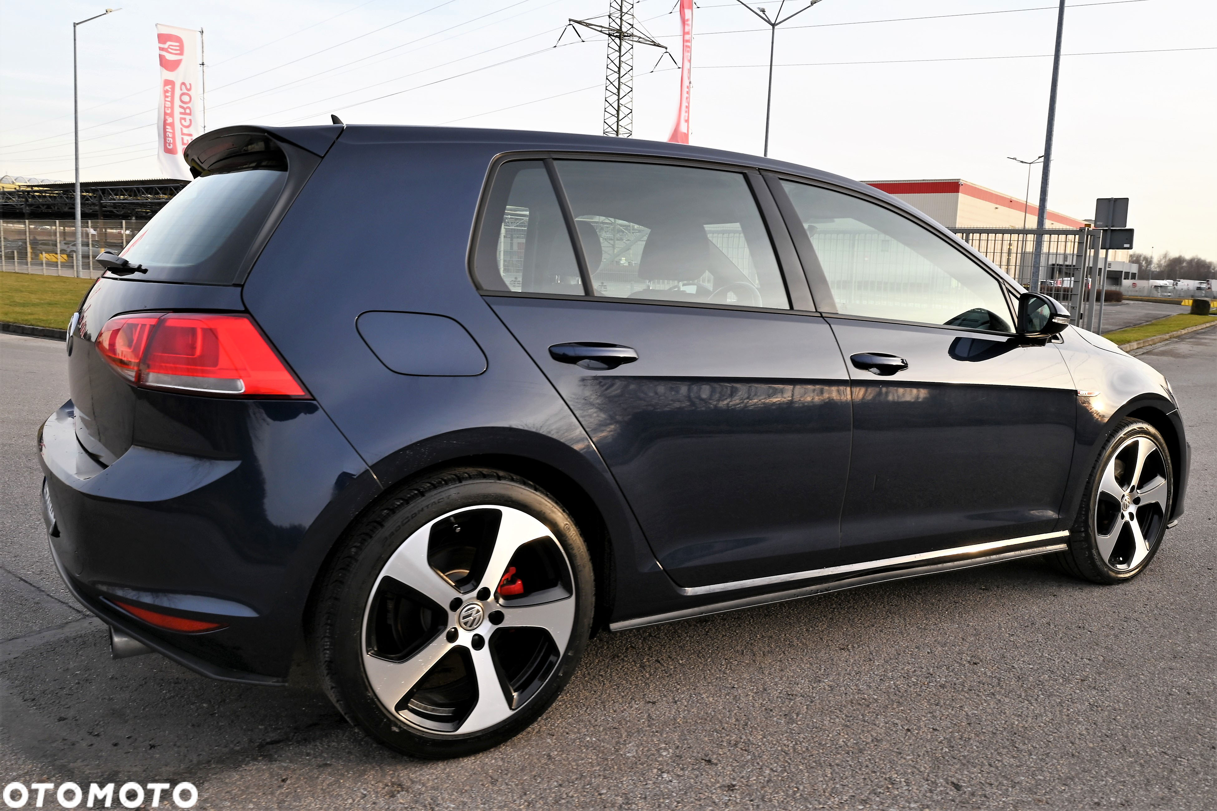 Volkswagen Golf - 16