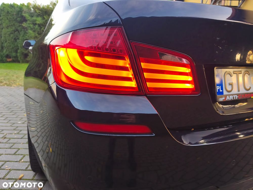 BMW Seria 5 525d - 26