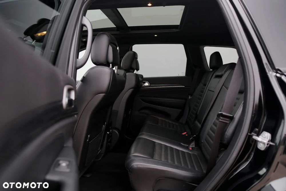 Jeep Grand Cherokee - 23