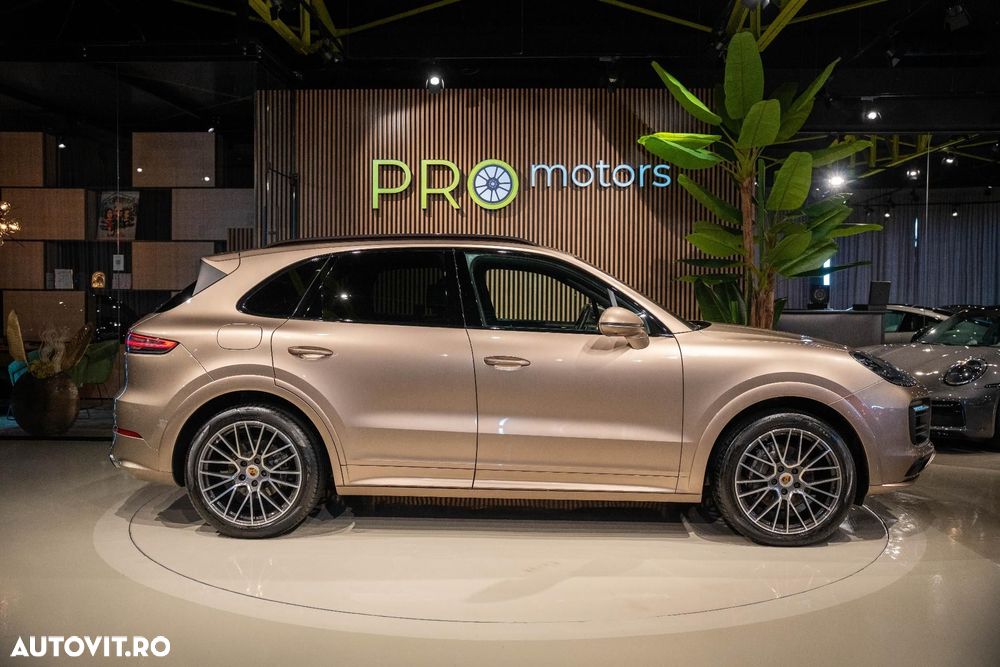 Porsche Cayenne Standard - 2