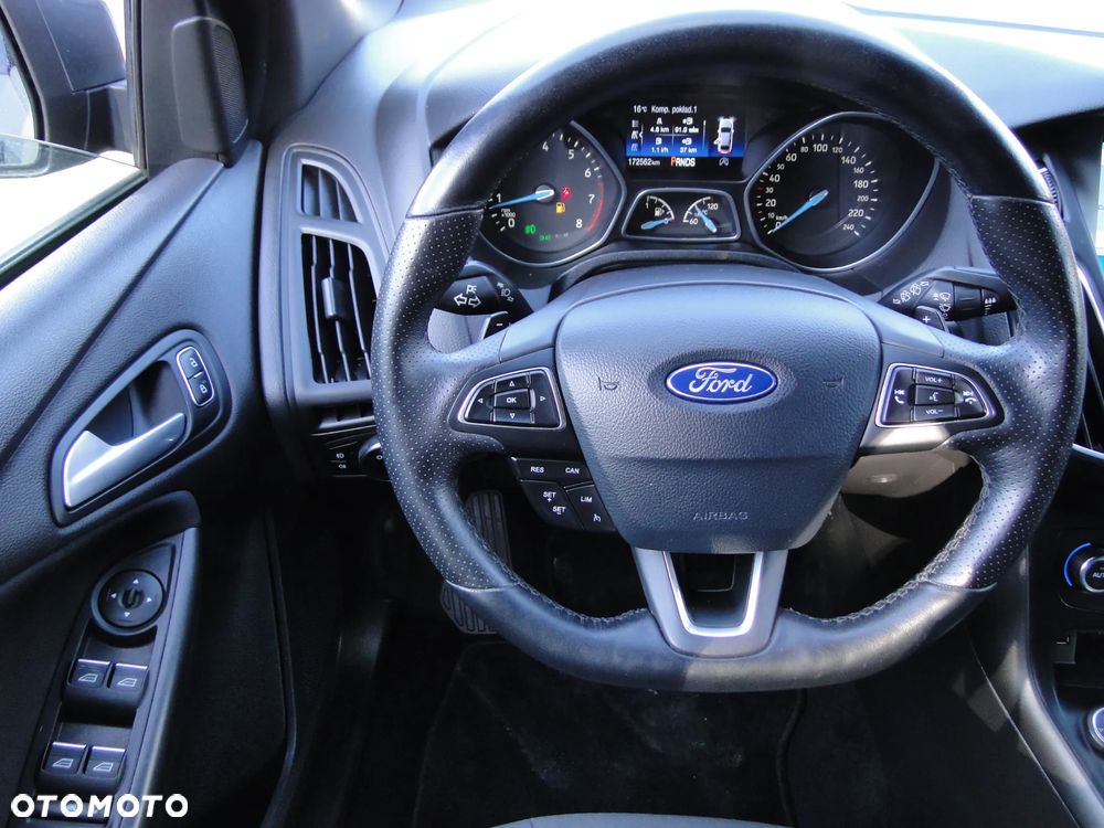 Ford Focus SW 1.5 EcoBoost S&S ST-LINE X - 9