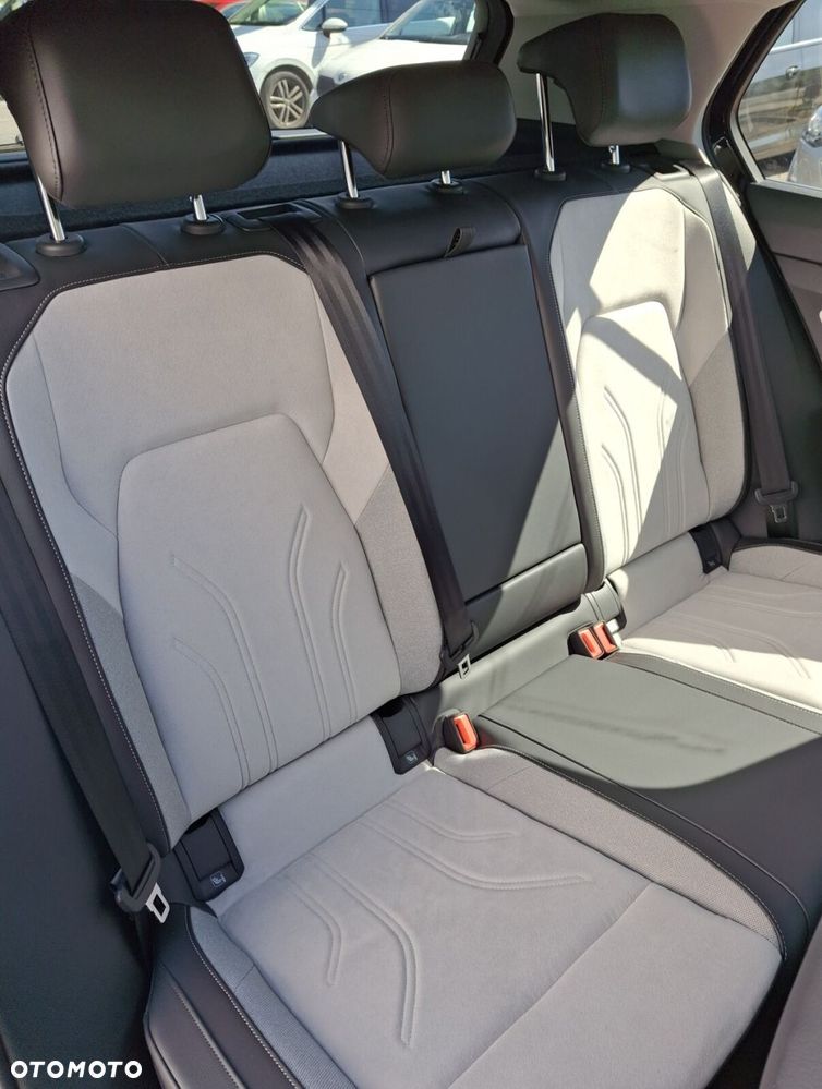 Volkswagen Golf - 20