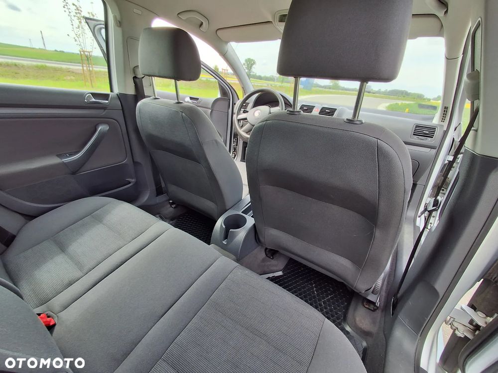 Volkswagen Golf 1.6 FSI Trendline - 10