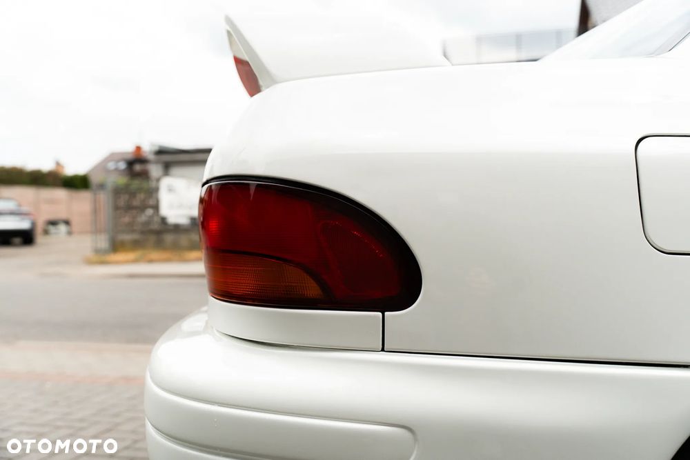 Subaru Impreza 2.0 GT - 31