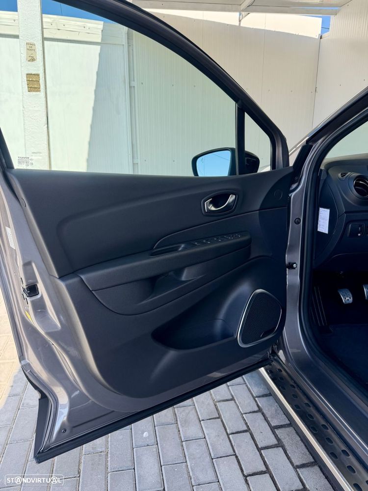 Renault Captur 0.9 TCE Exclusive XMOD - 27
