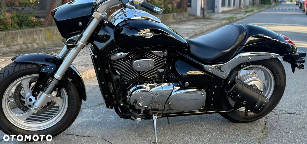 Suzuki Intruder - 1