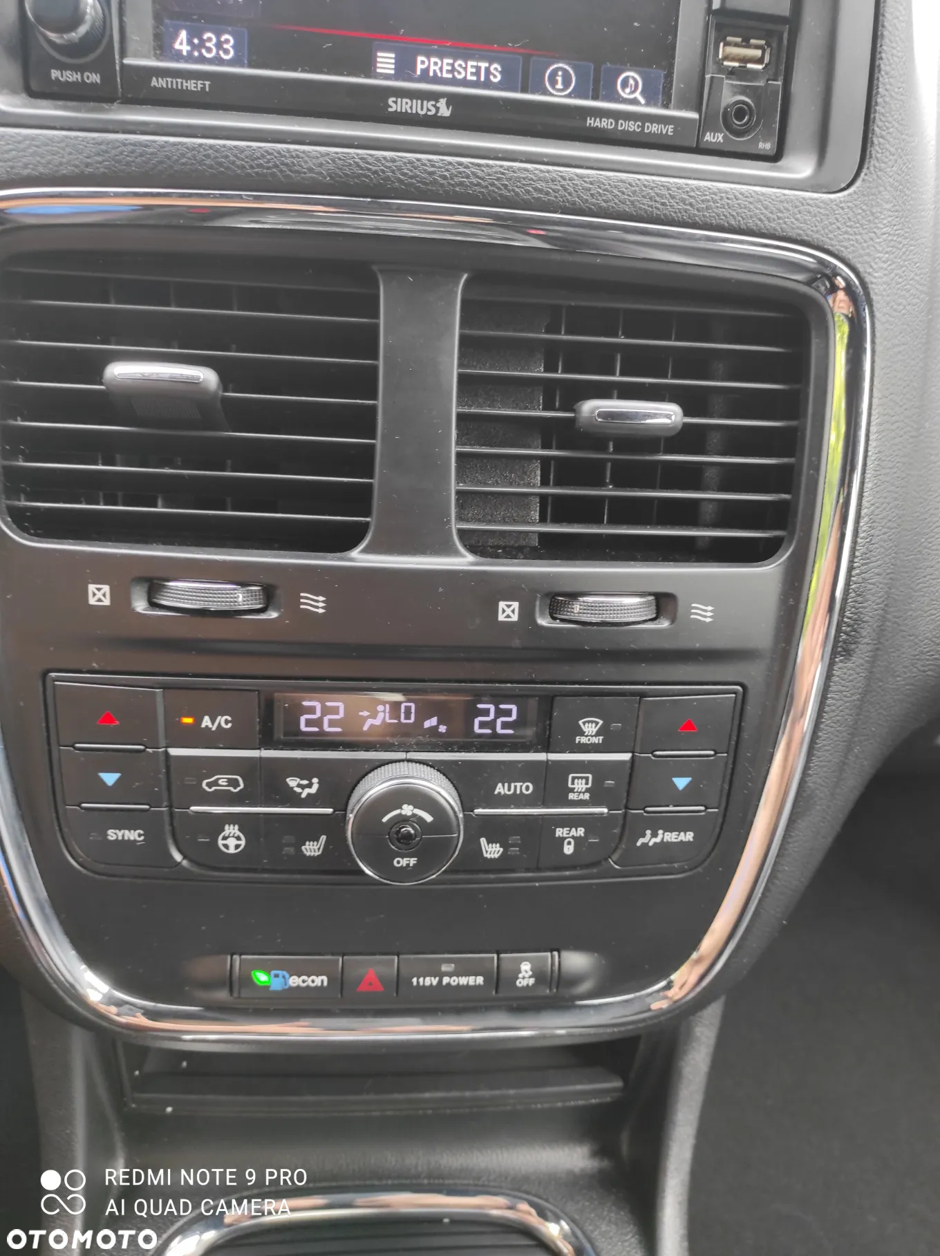 Dodge Grand Caravan - 29