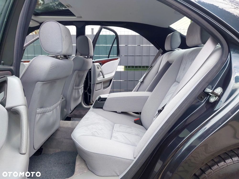 Mercedes-Benz Klasa E - 6