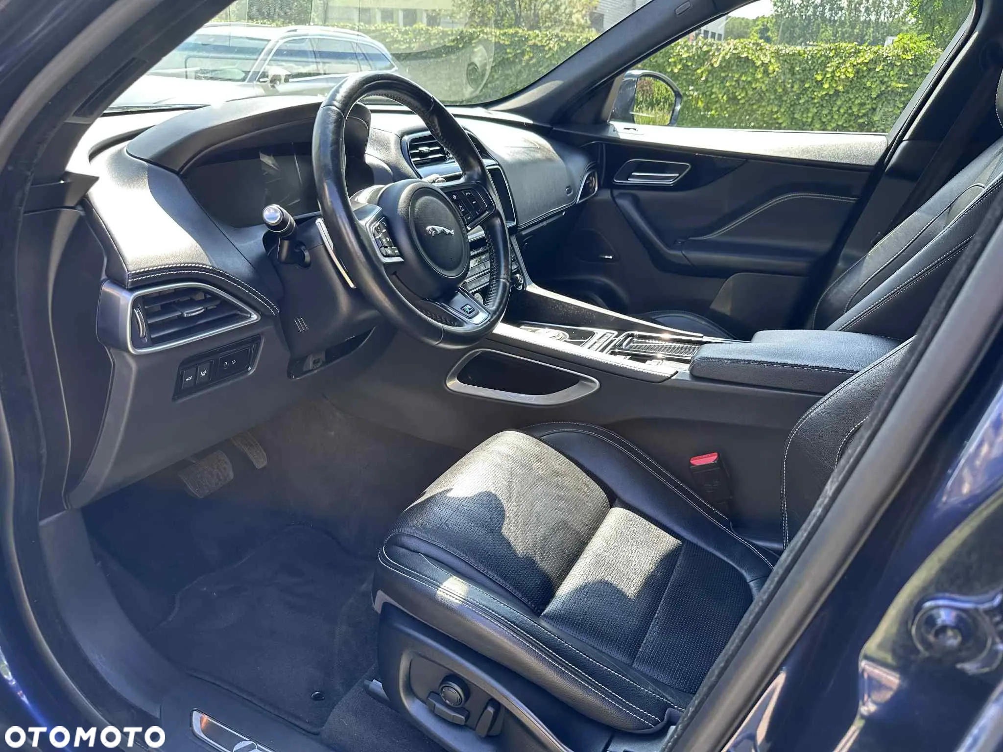 Jaguar F-Pace 20d AWD R-Sport - 12